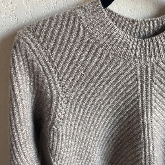 CO 100% cashmere tan cropped sweater - Picture 7 of 9